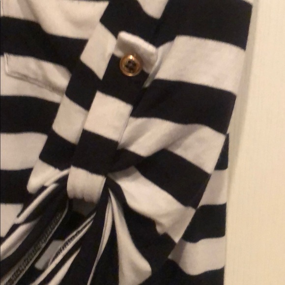 Cable and Gauge Long Sleeve w button top Size M - Picture 3 of 4